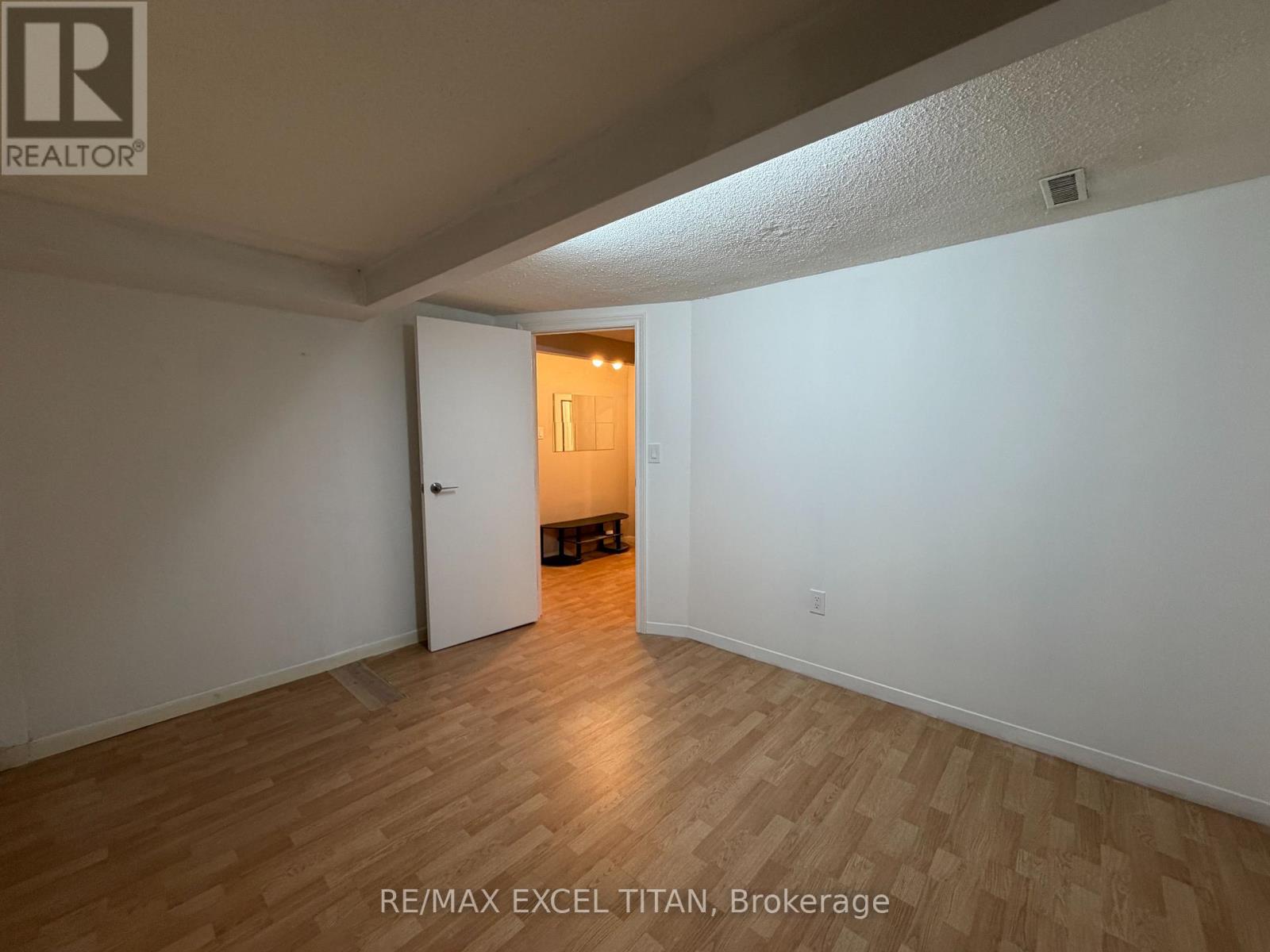 Bsmt - 251 Shawnee Circle, Toronto (Pleasant View), Ontario  M2H 2Y3 - Photo 7 - C13059132