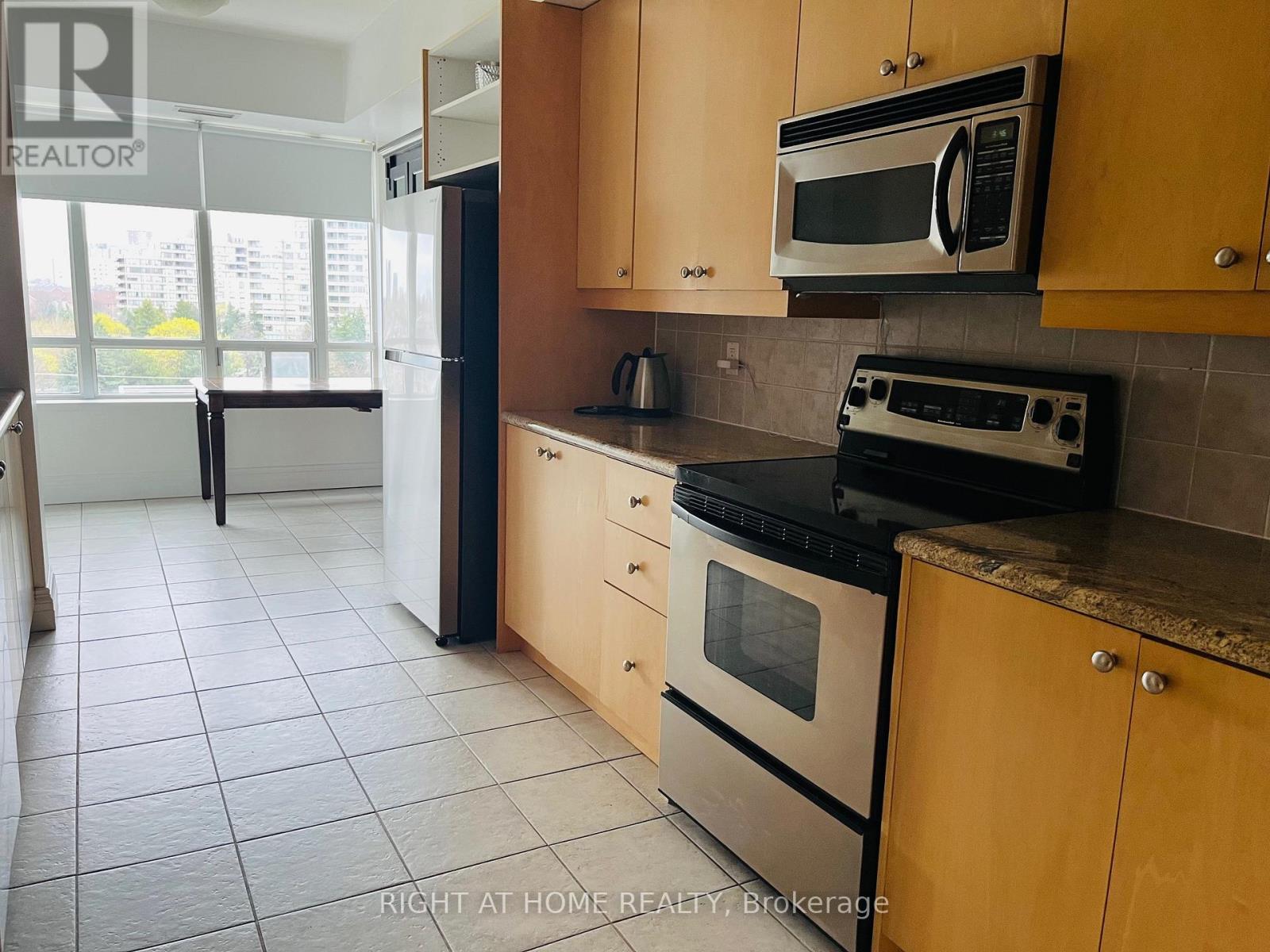 602 - 1 Cordoba Drive, Vaughan, Ontario  L4J 8S3 - Photo 12 - N12946650