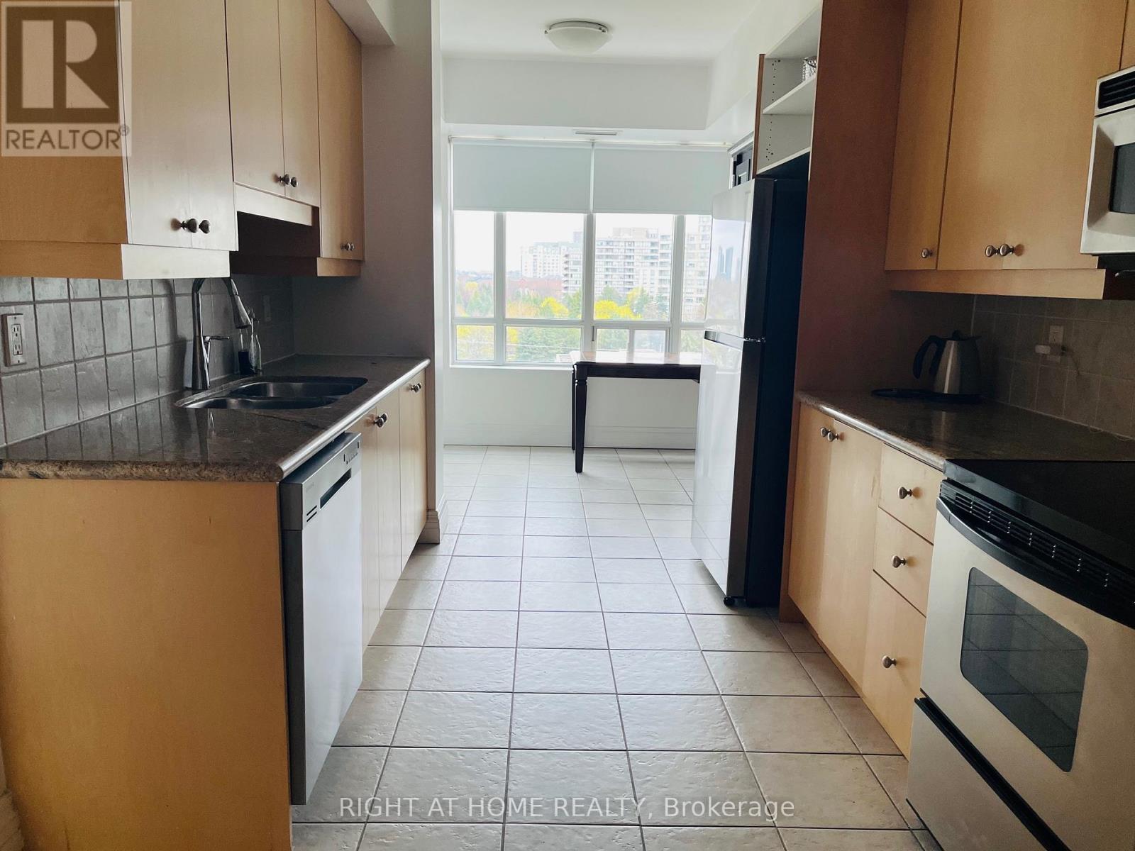 602 - 1 Cordoba Drive, Vaughan, Ontario  L4J 8S3 - Photo 11 - N12946650