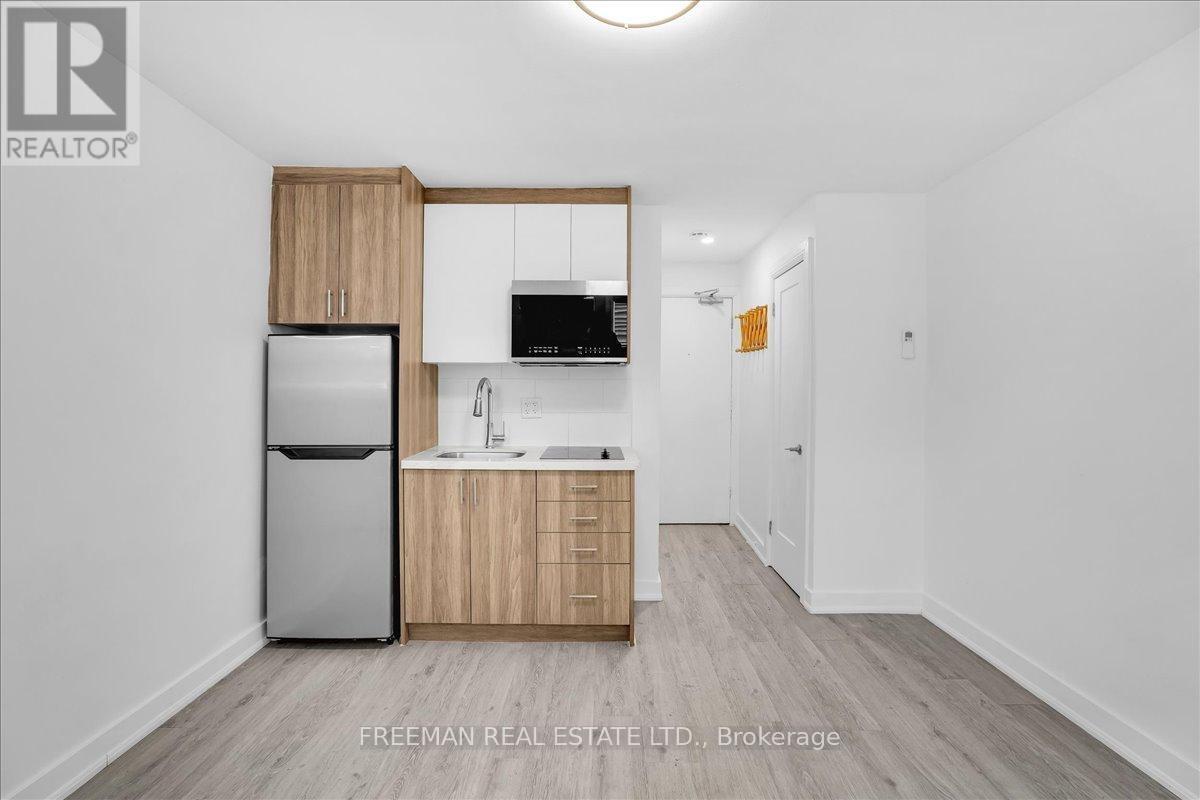 204 - 15 Thorburn Avenue, Toronto, Ontario  M6K 1C4 - Photo 10 - W12854642