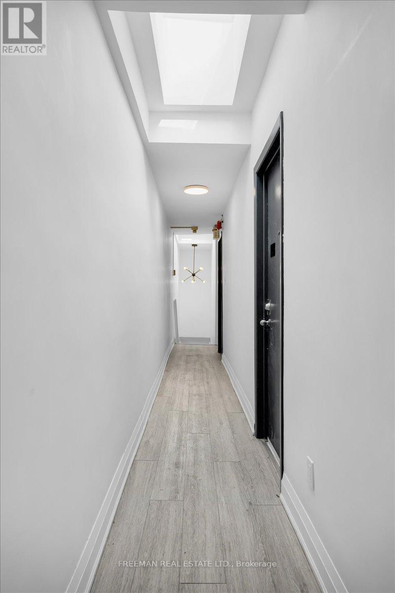 204 - 15 Thorburn Avenue, Toronto, Ontario  M6K 1C4 - Photo 4 - W12854642