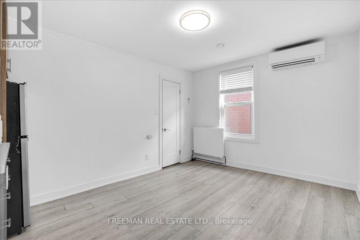 204 - 15 Thorburn Avenue, Toronto, Ontario  M6K 1C4 - Photo 6 - W12854642