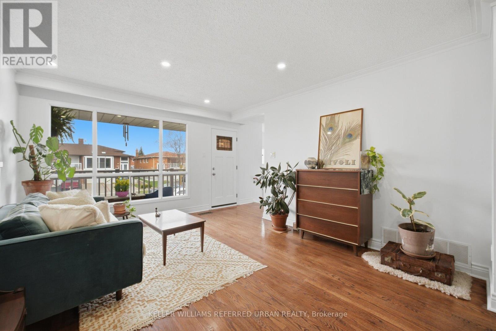 4135 Dunmow Crescent, Mississauga, Ontario  L4Z 1E1 - Photo 4 - W13030940