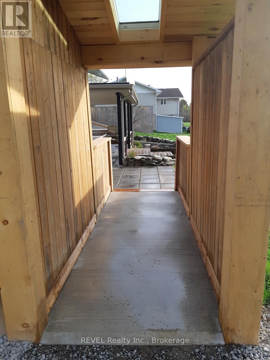 955 Ridge Road N, Fort Erie, Ontario  L0S 1N0 - Photo 34 - X12981136