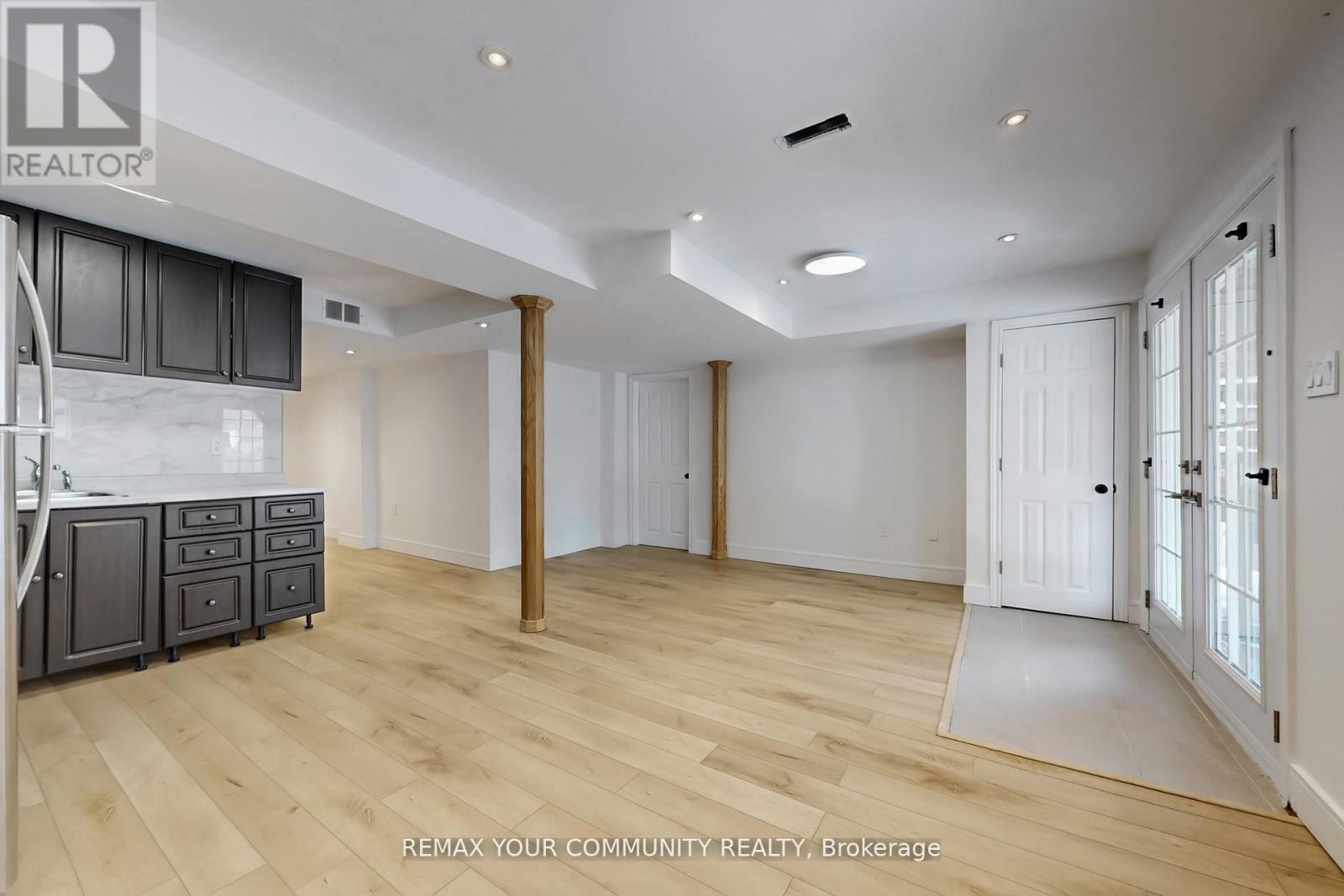 Bsmt - 25 Bache Avenue, Georgina, Ontario  L4P 0C7 - Photo 6 - N13059106