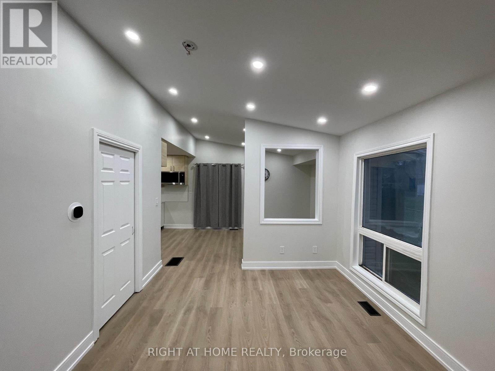 154 Garden Avenue, Georgina, Ontario  L4P 2L1 - Photo 2 - N13059232