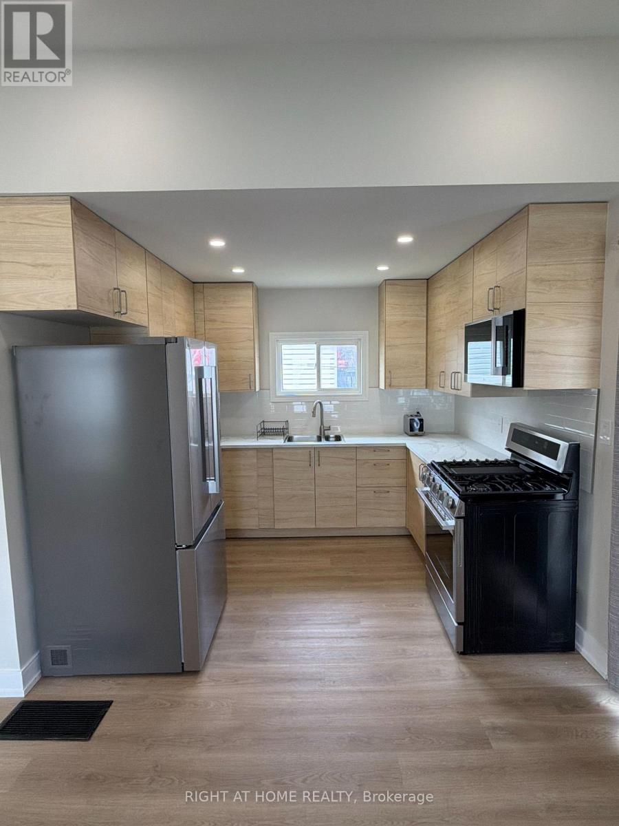 154 Garden Avenue, Georgina, Ontario  L4P 2L1 - Photo 8 - N13059232