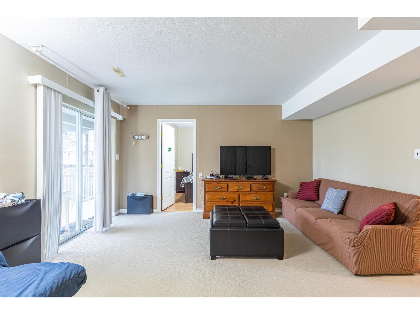 14312 69a Avenue, Surrey, British Columbia  V3W 0E2 - Photo 9 - R3116803