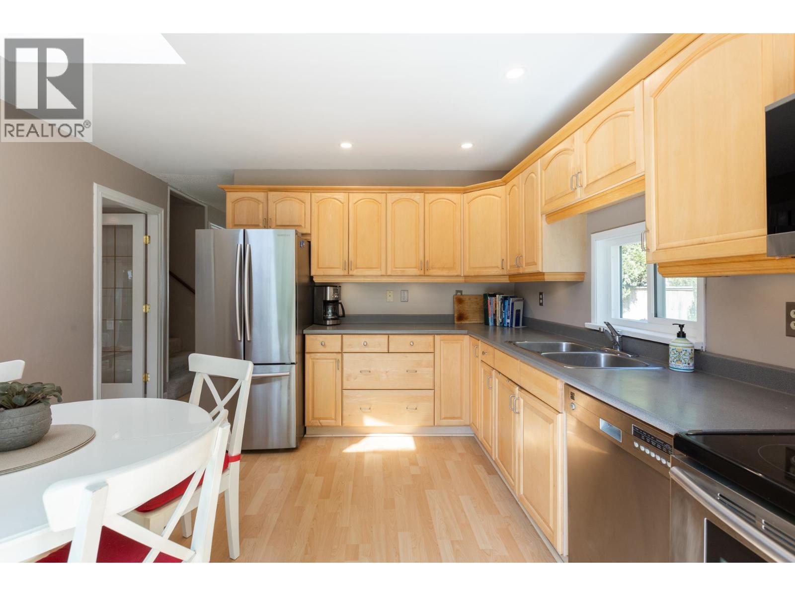 1884 Bluff Way, Coquitlam, British Columbia  V3E 1J2 - Photo 10 - R3116772