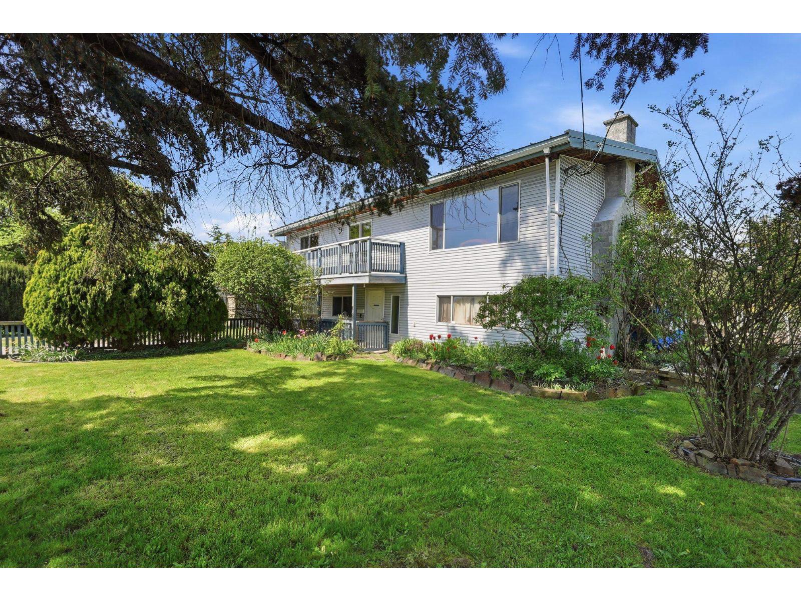 17569 60 AVENUE, surrey, British Columbia