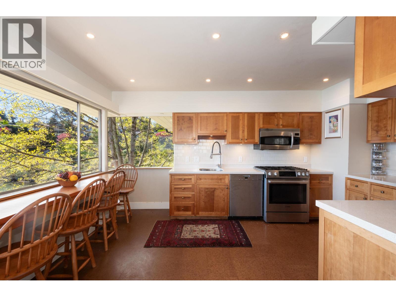 4455 Harris Place, North Vancouver, British Columbia  V7G 1E9 - Photo 12 - R3116908