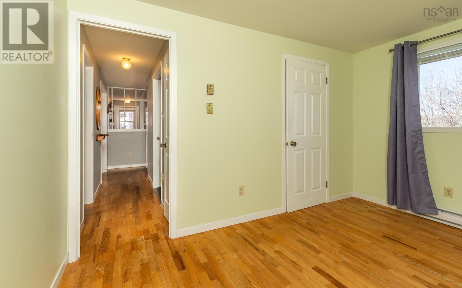 5 Whipple Street, Yarmouth, Nova Scotia  B5A 1W3 - Photo 29 - 202608677