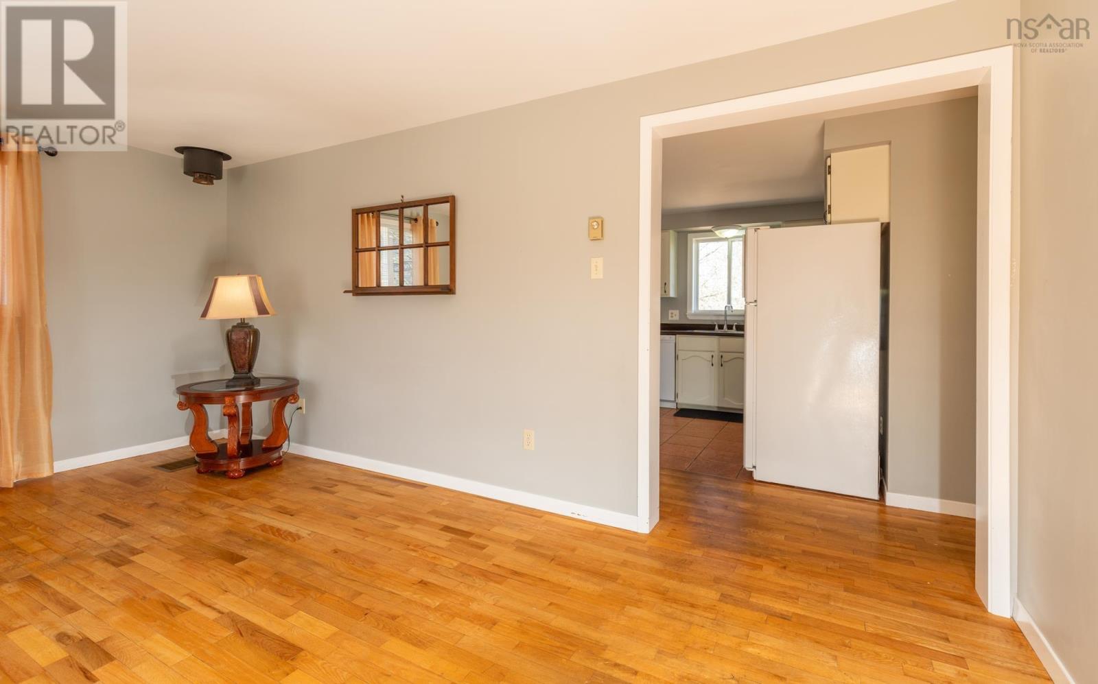 5 Whipple Street, Yarmouth, Nova Scotia  B5A 1W3 - Photo 18 - 202608677