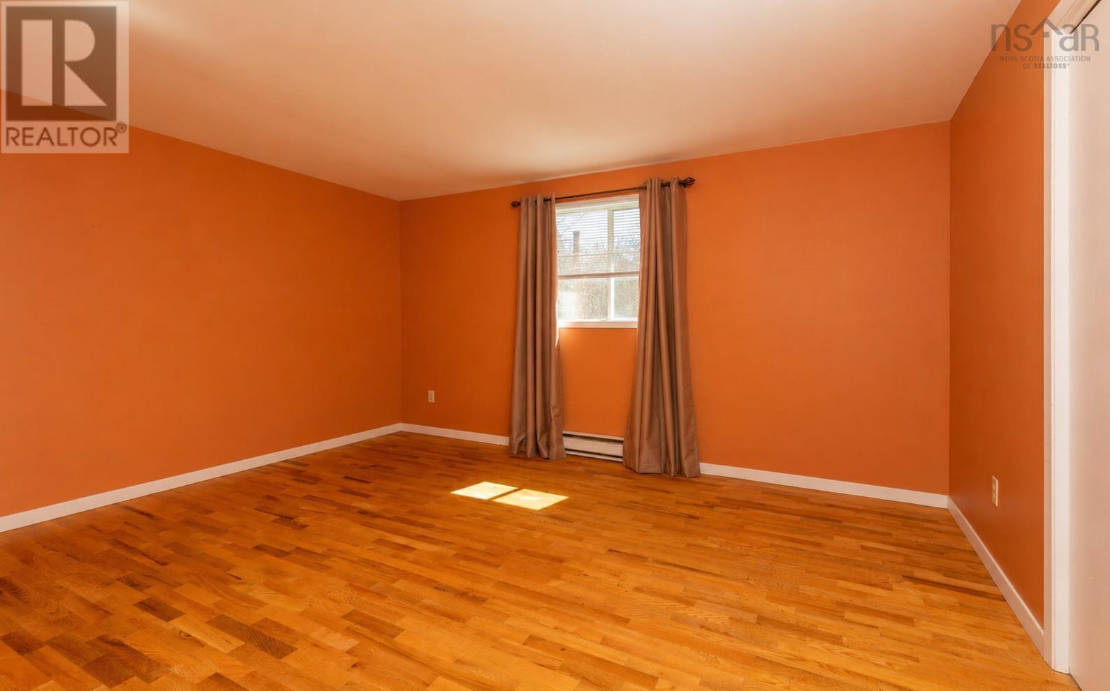 5 Whipple Street, Yarmouth, Nova Scotia  B5A 1W3 - Photo 27 - 202608677