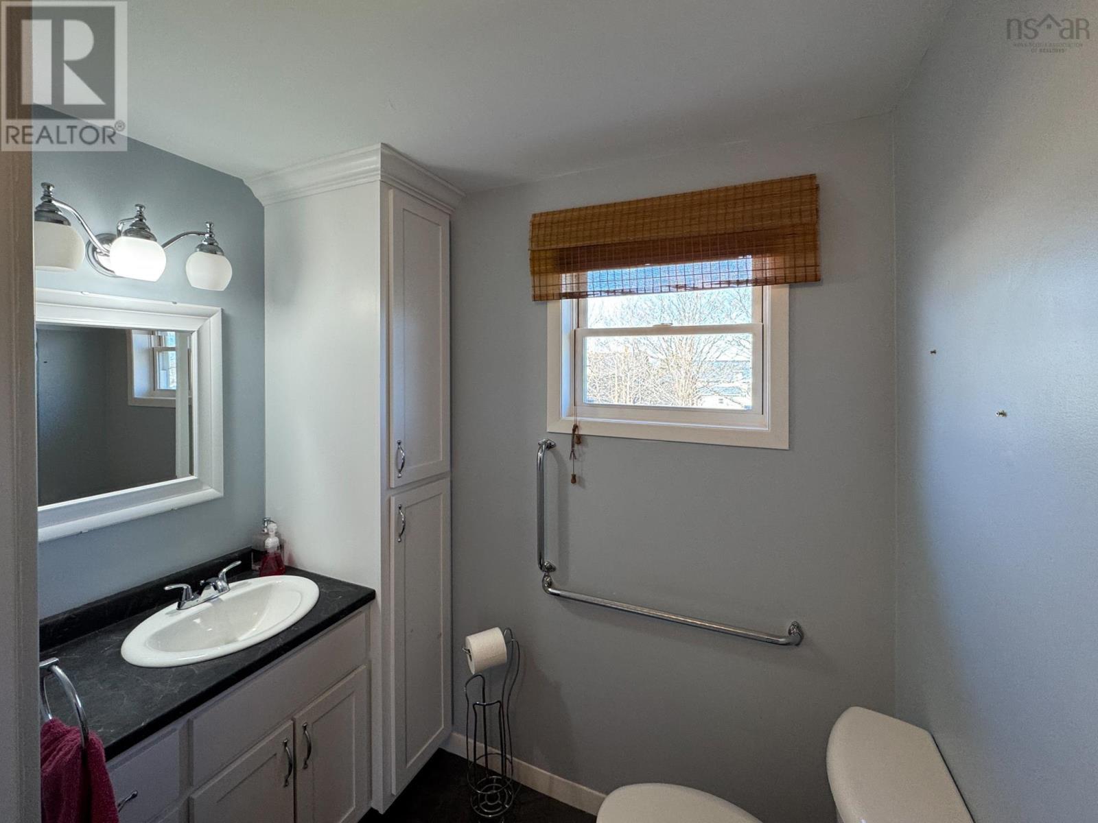 5 Whipple Street, Yarmouth, Nova Scotia  B5A 1W3 - Photo 26 - 202608677