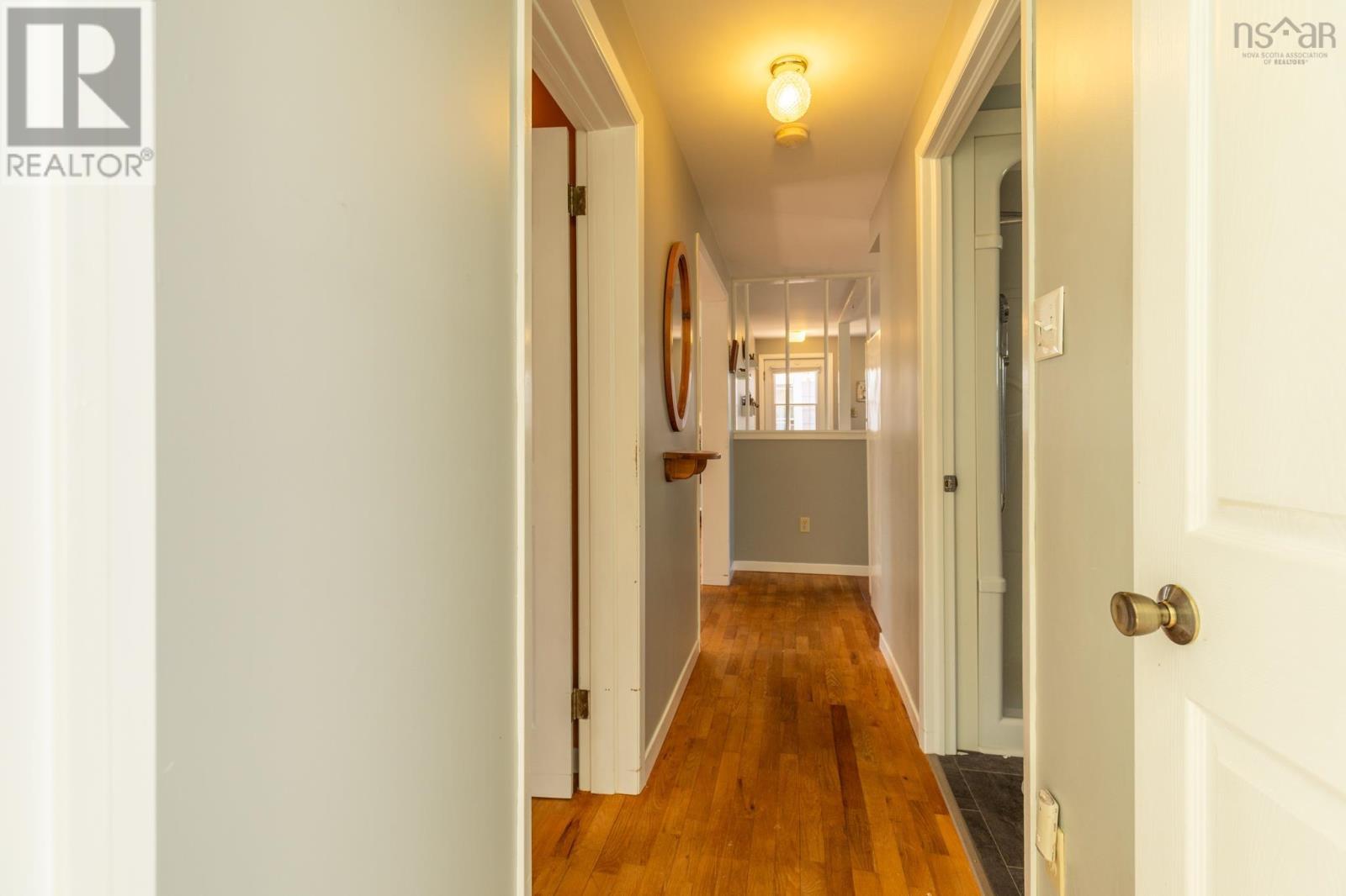 5 Whipple Street, Yarmouth, Nova Scotia  B5A 1W3 - Photo 22 - 202608677