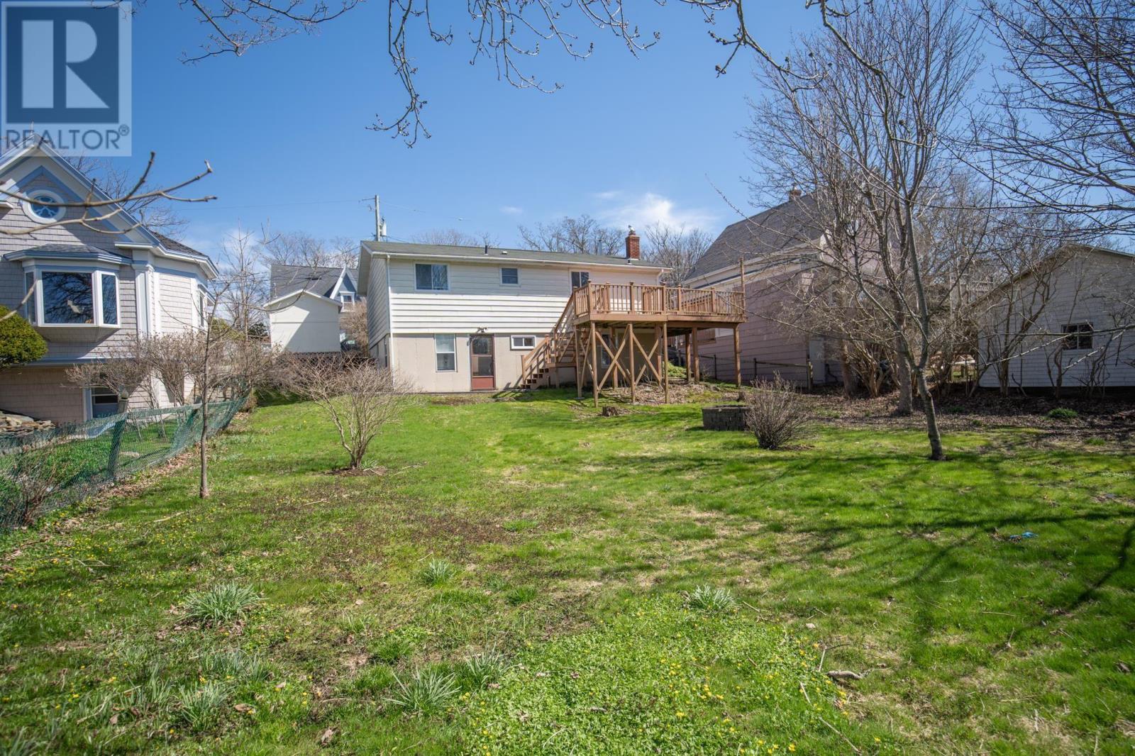 5 Whipple Street, Yarmouth, Nova Scotia  B5A 1W3 - Photo 11 - 202608677