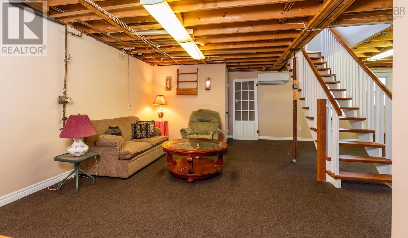 5 Whipple Street, Yarmouth, Nova Scotia  B5A 1W3 - Photo 33 - 202608677