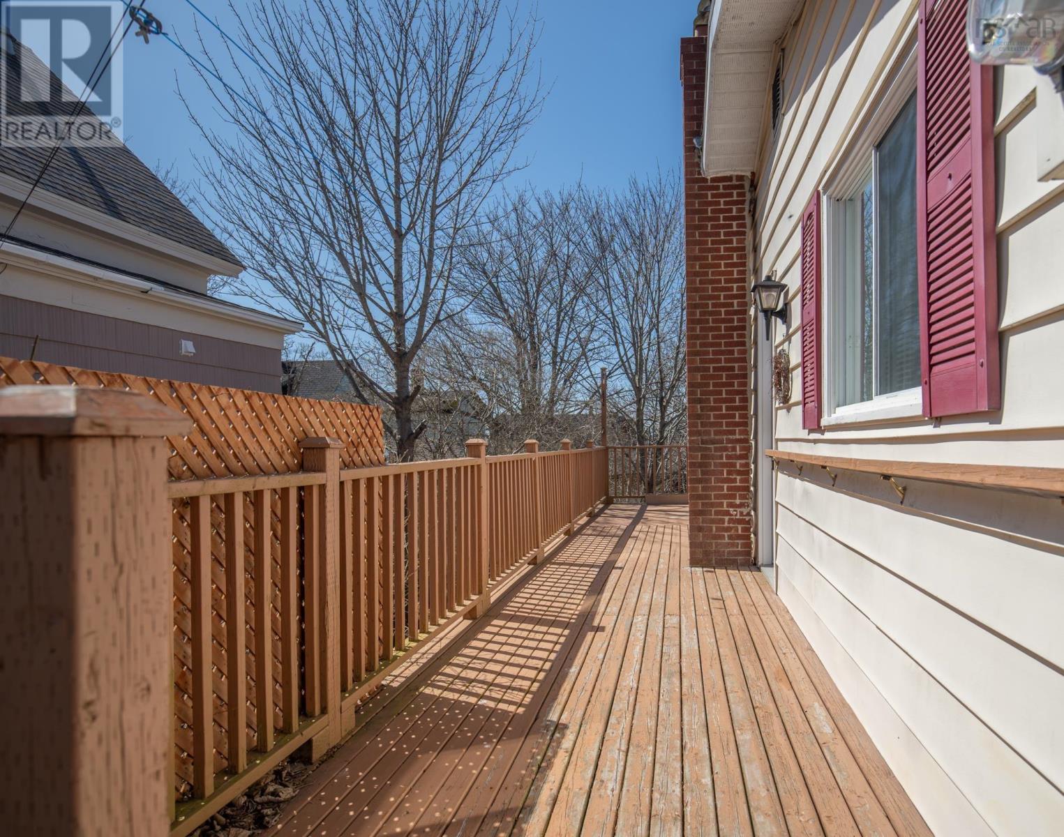 5 Whipple Street, Yarmouth, Nova Scotia  B5A 1W3 - Photo 7 - 202608677