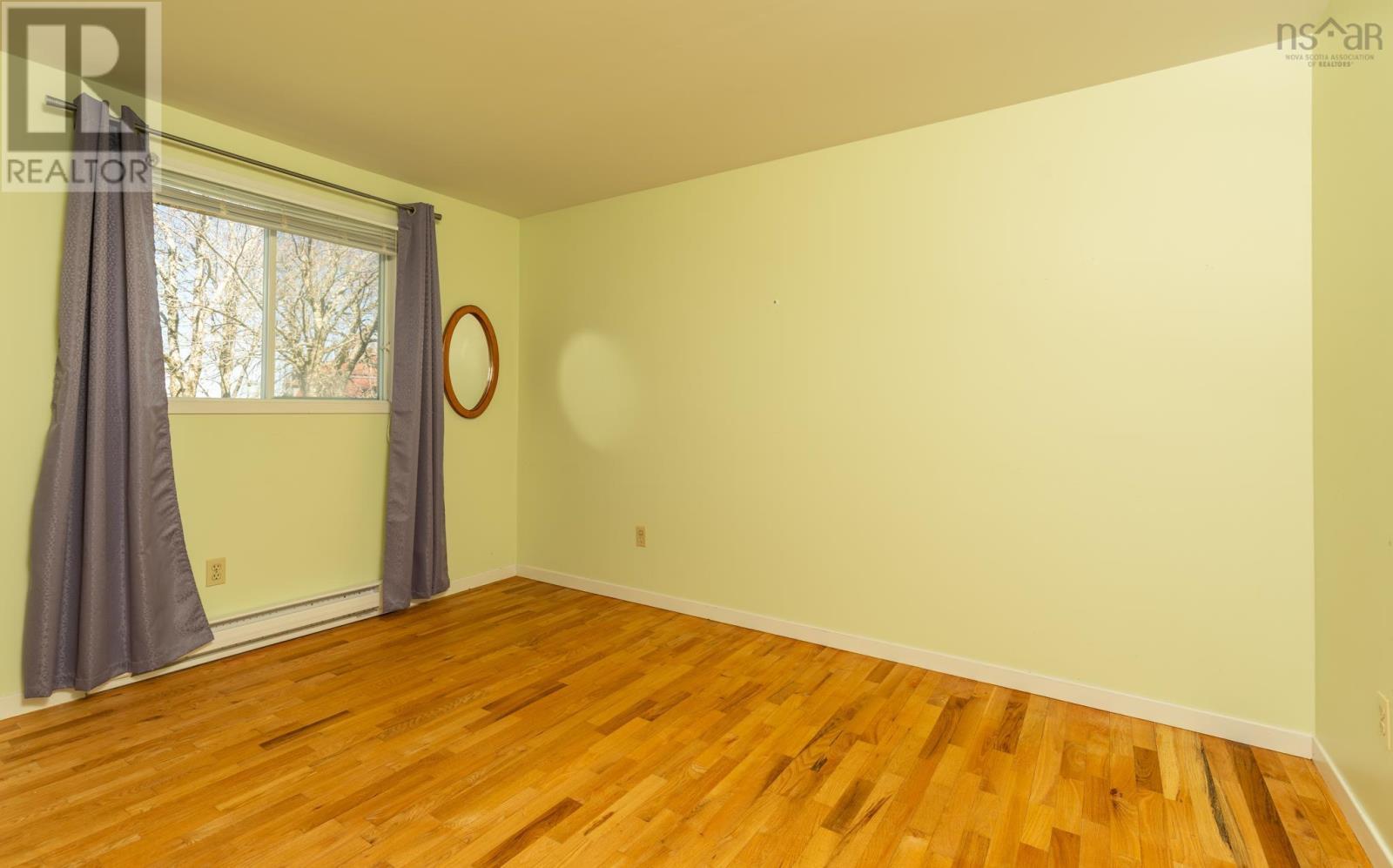 5 Whipple Street, Yarmouth, Nova Scotia  B5A 1W3 - Photo 28 - 202608677