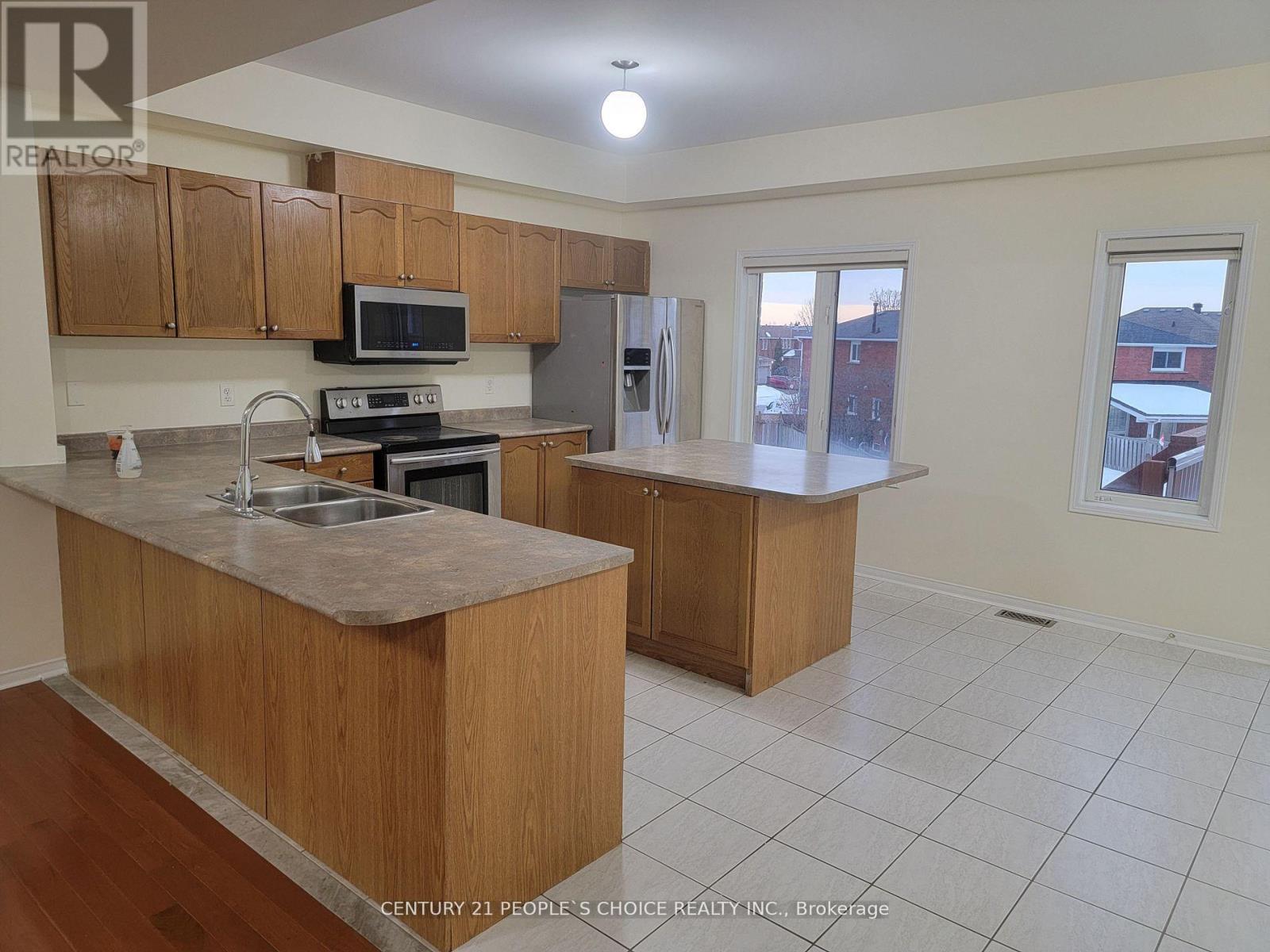 783 Millworks Crescent, Mississauga, Ontario  L5B 0B9 - Photo 7 - W13059170