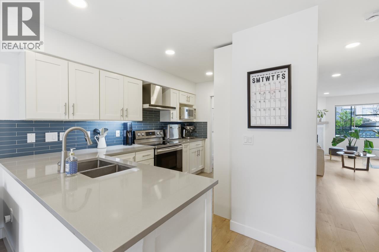 10 2118 Eastern Avenue, North Vancouver, British Columbia  V7L 3G3 - Photo 2 - R3105771