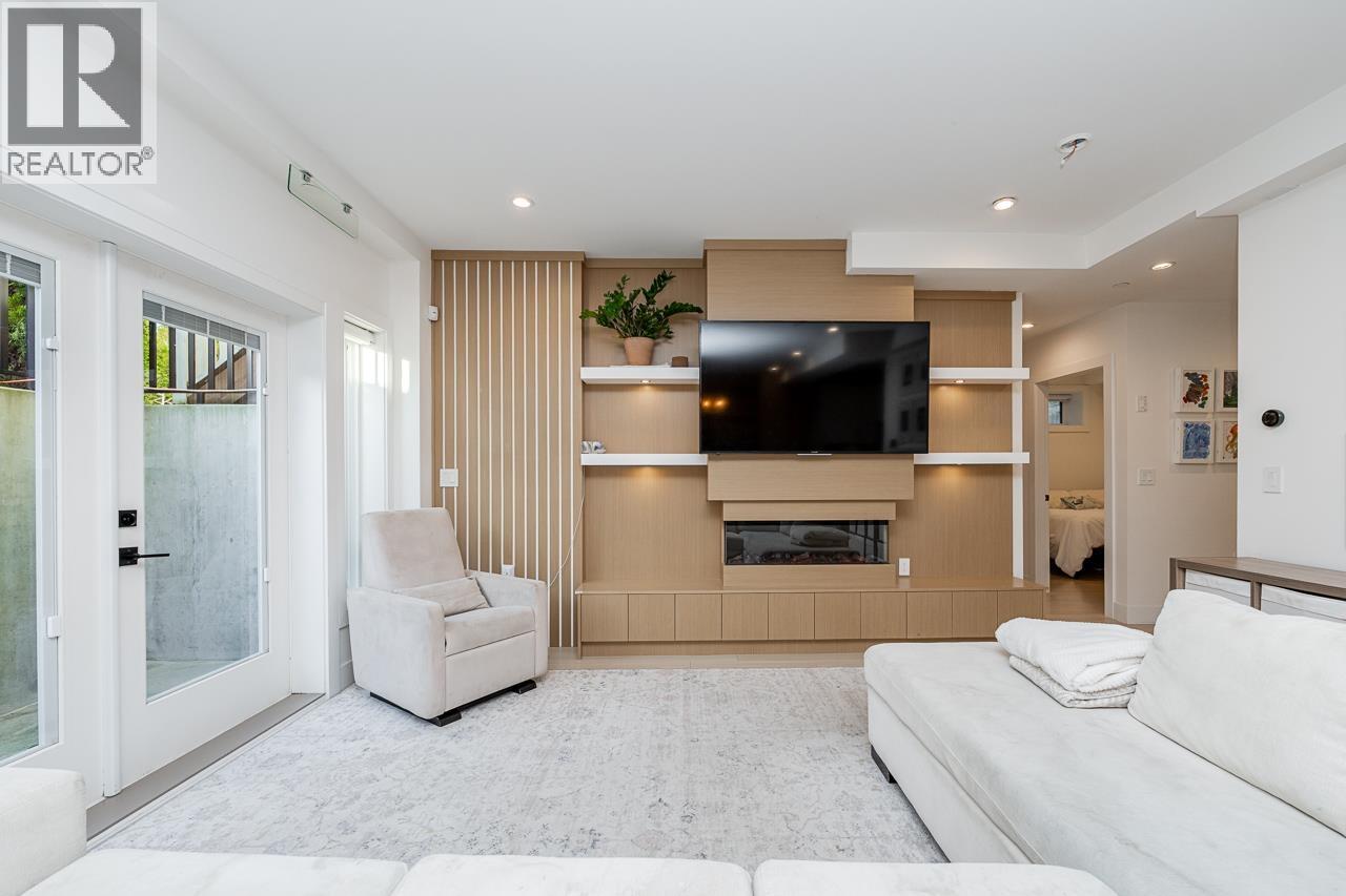 3896 Welwyn Street, Vancouver, British Columbia  V5N 3Y9 - Photo 3 - R3117312