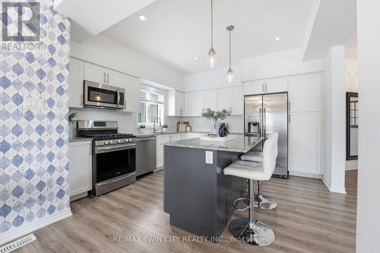 1 Bawcutt Crescent, Brant, Ontario  N3L 0G7 - Photo 13 - X13059146