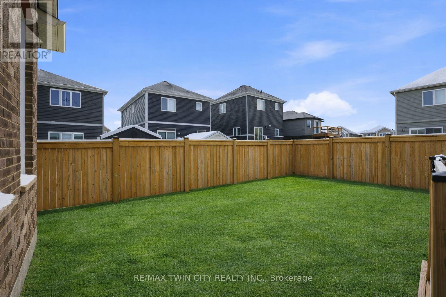 1 Bawcutt Crescent, Brant, Ontario  N3L 0G7 - Photo 33 - X13059146