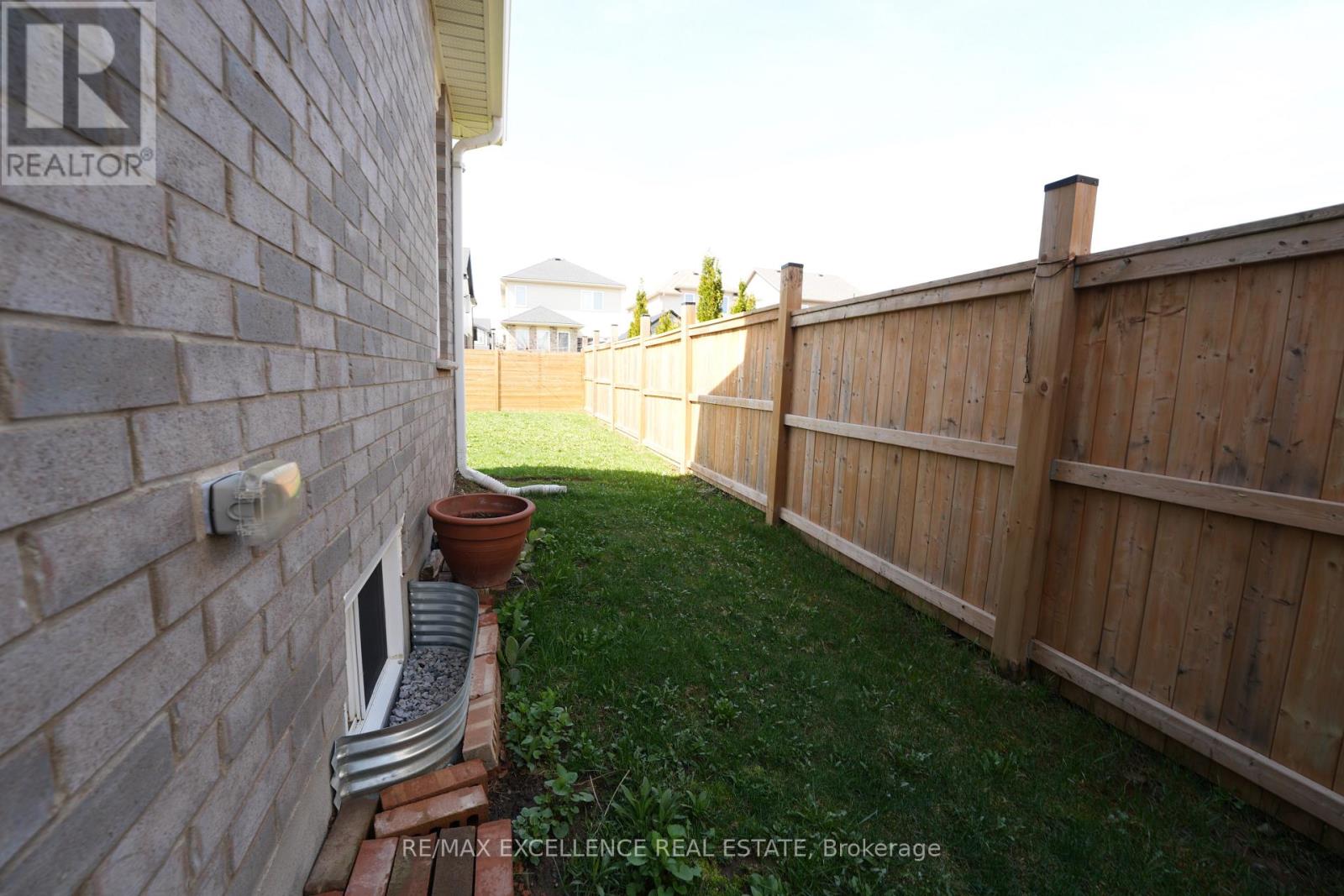 1689 Aukett Drive, London North, Ontario  N5X 0N2 - Photo 36 - X13059174