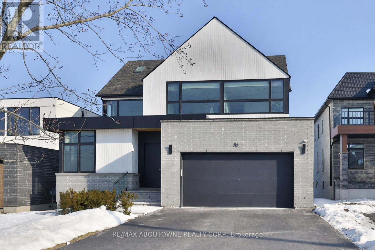 70 Upper Mount Albion Road, Hamilton, Ontario  L8J 2S1 - Photo 1 - X13059212