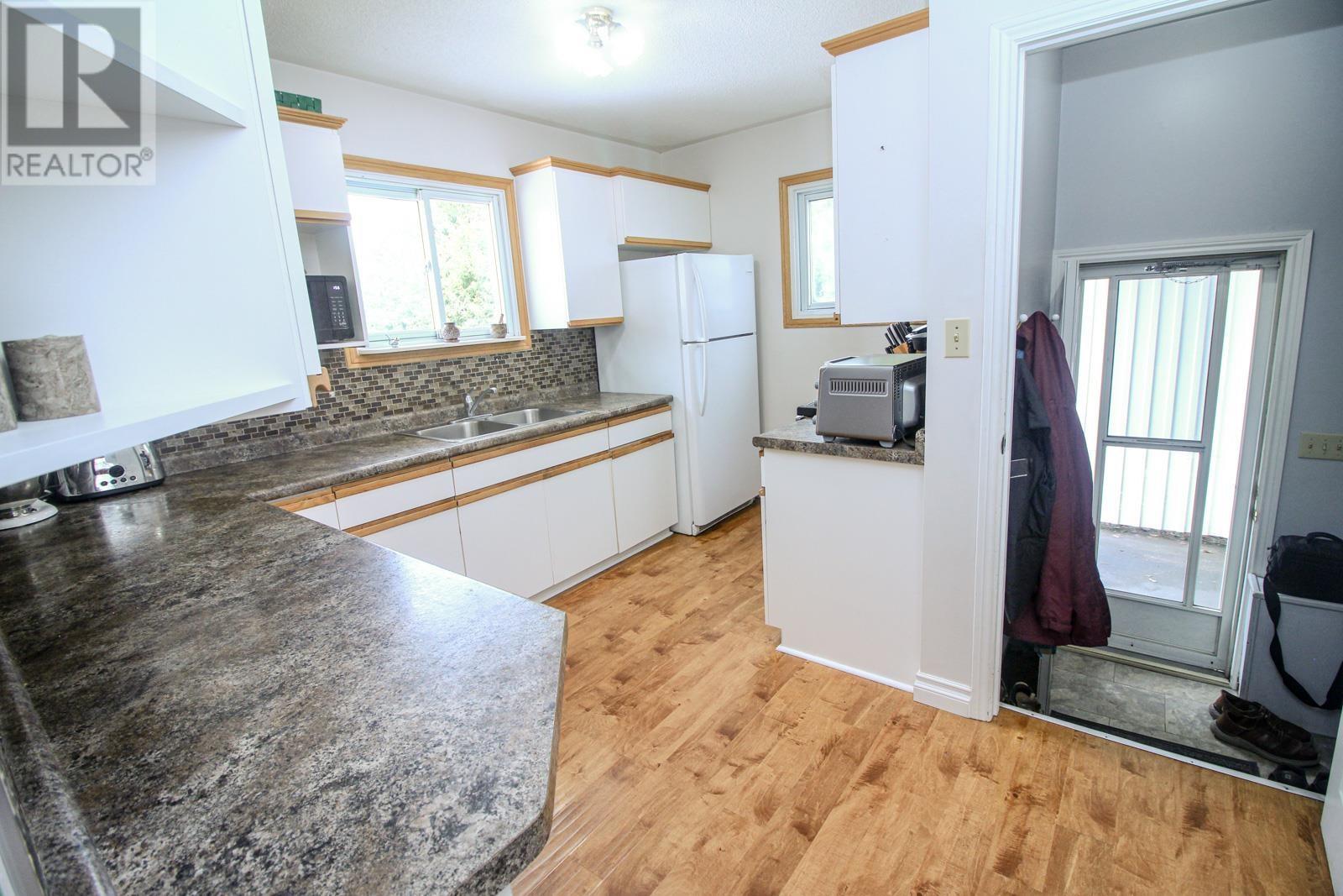 39 Lawson Ave, Sault Ste. Marie, Ontario  P6B 4E8 - Photo 10 - SM260813