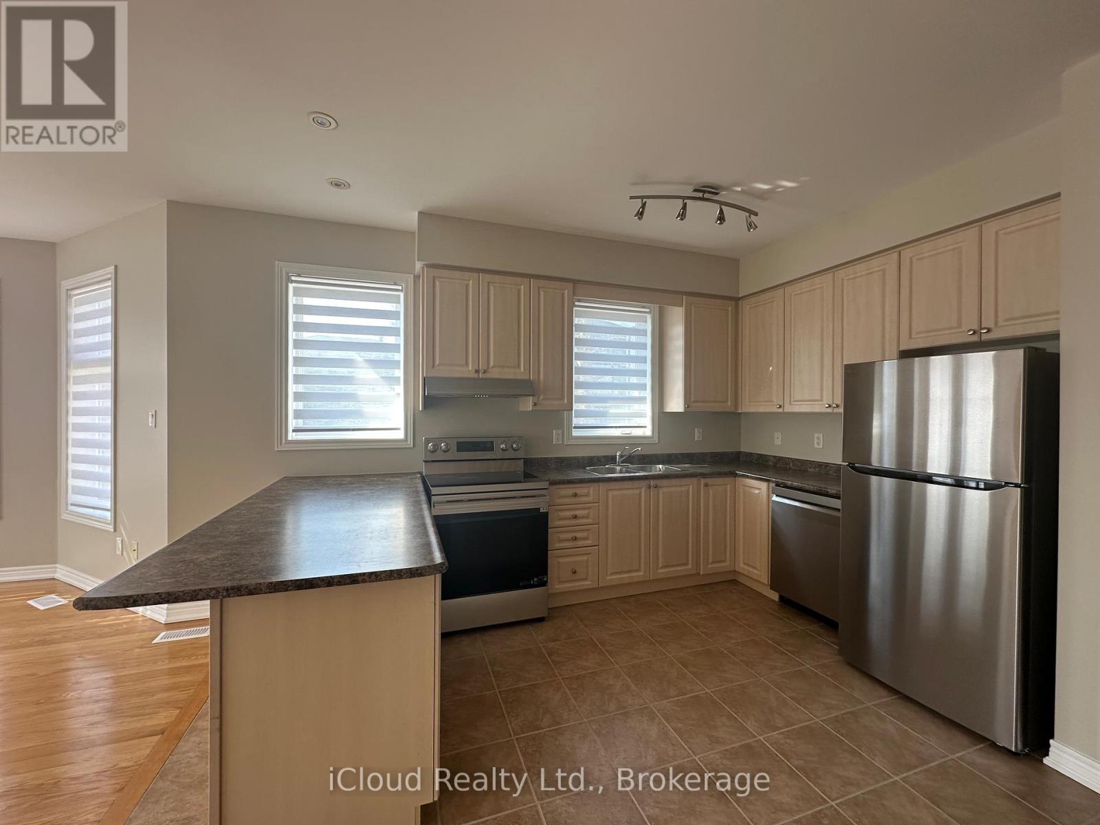 A - 9 Benson Avenue, Mississauga, Ontario  L5H 2P1 - Photo 6 - W12941462