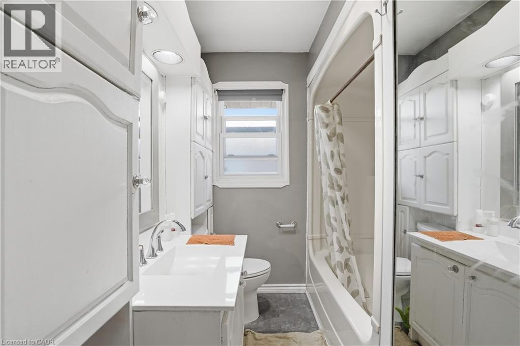 70 Sandalwood Avenue, Hamilton, Ontario  L8T 2E3 - Photo 10 - 40825391