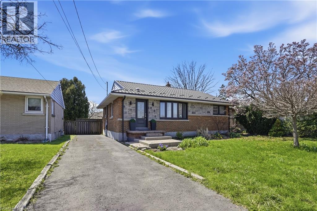 70 Sandalwood Avenue, Hamilton, Ontario  L8T 2E3 - Photo 2 - 40825391