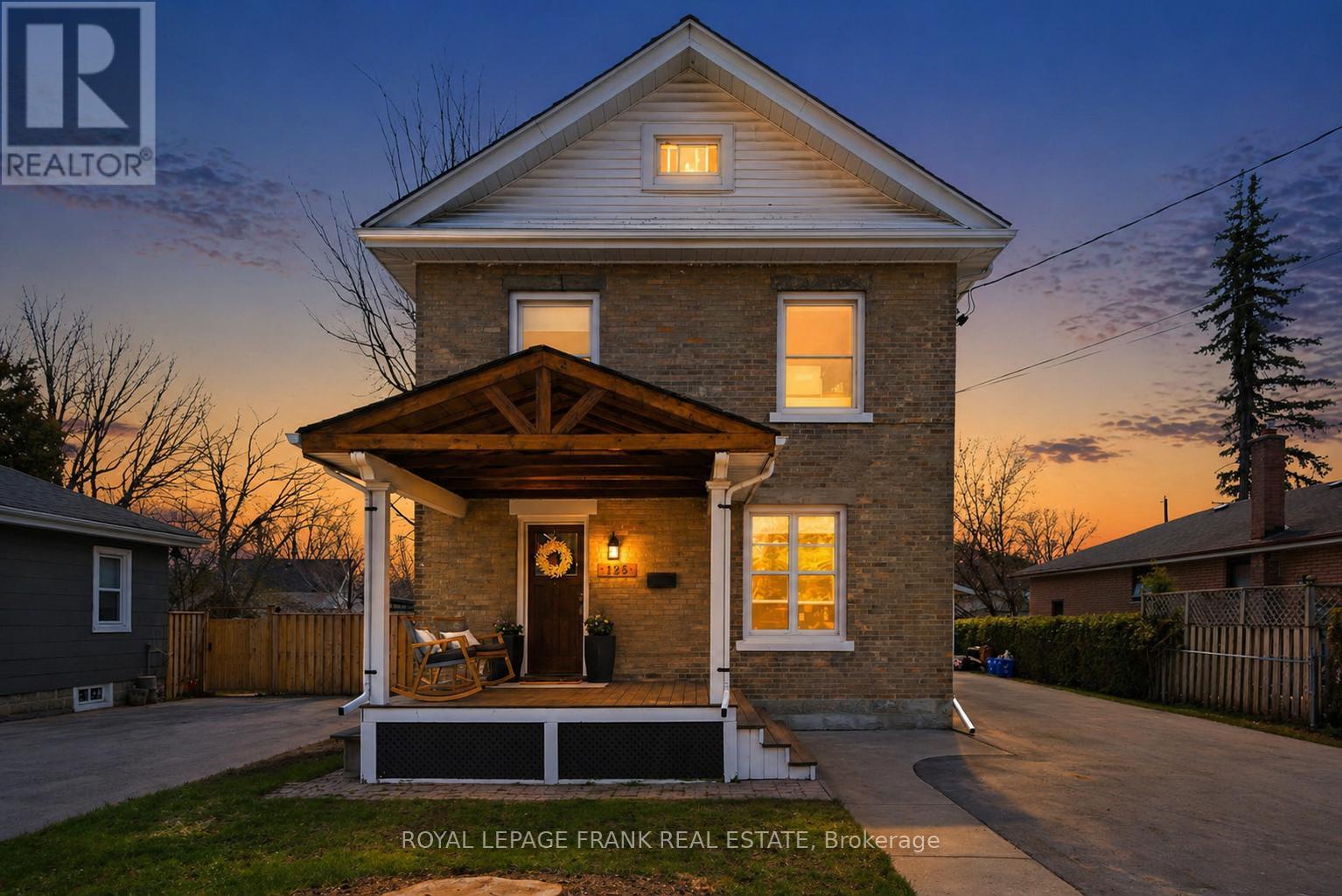 125 GLENELG STREET W, Kawartha Lakes, Ontario