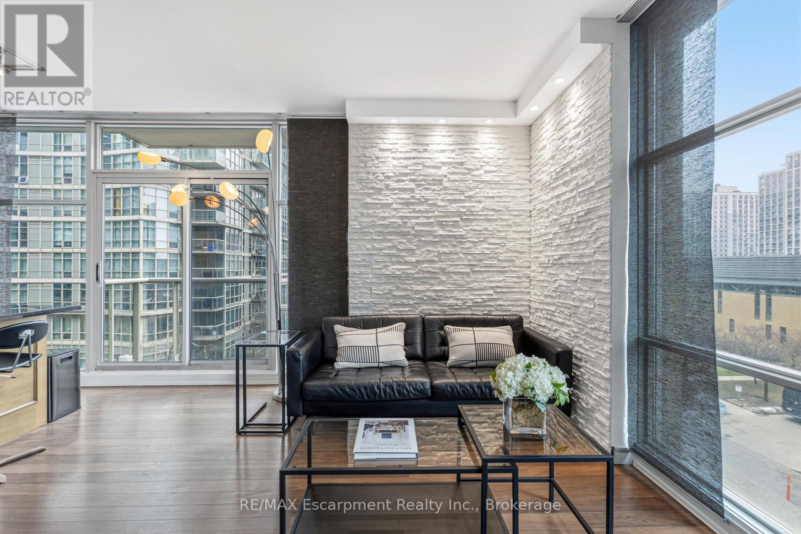 303 - 9 Spadina Avenue, Toronto, Ontario  M5V 3V5 - Photo 21 - C13007658