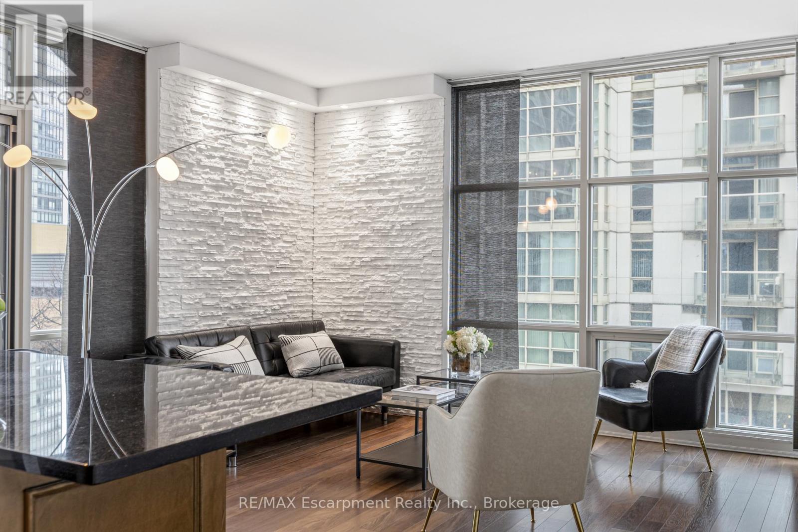 303 - 9 Spadina Avenue, Toronto, Ontario  M5V 3V5 - Photo 8 - C13007658
