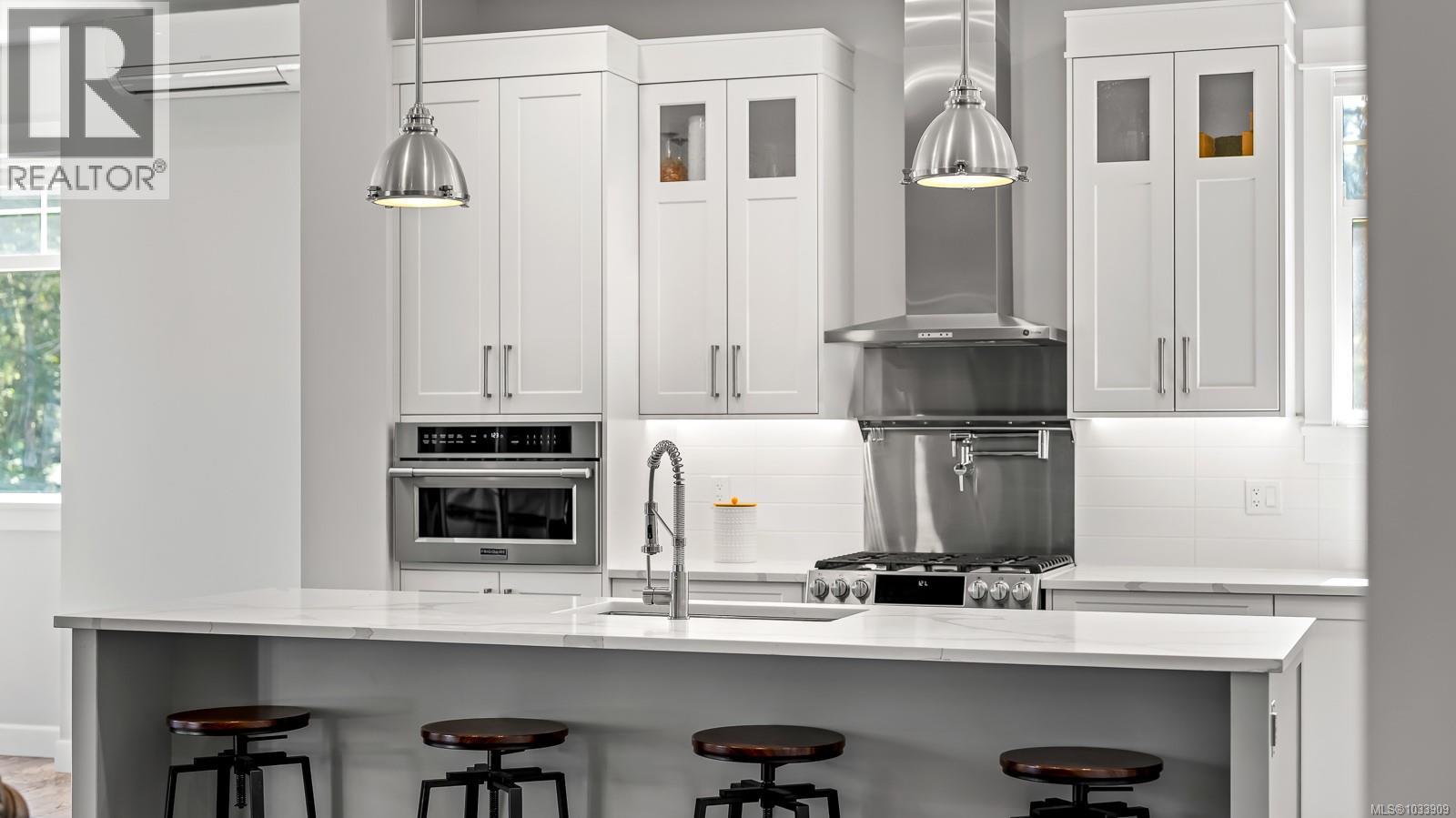 2294/2290 Waveland Rd, Courtenay, British Columbia  V9J 1X8 - Photo 12 - 1033909