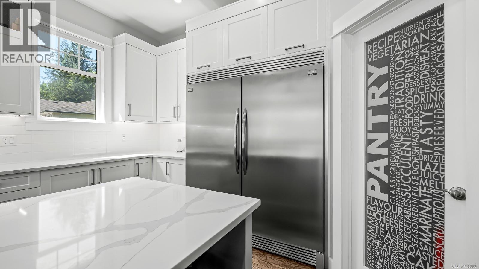 2294/2290 Waveland Rd, Courtenay, British Columbia  V9J 1X8 - Photo 14 - 1033909