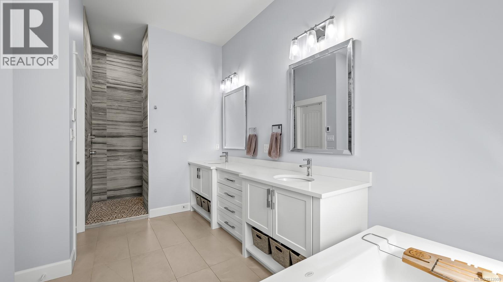 2294/2290 Waveland Rd, Courtenay, British Columbia  V9J 1X8 - Photo 30 - 1033909