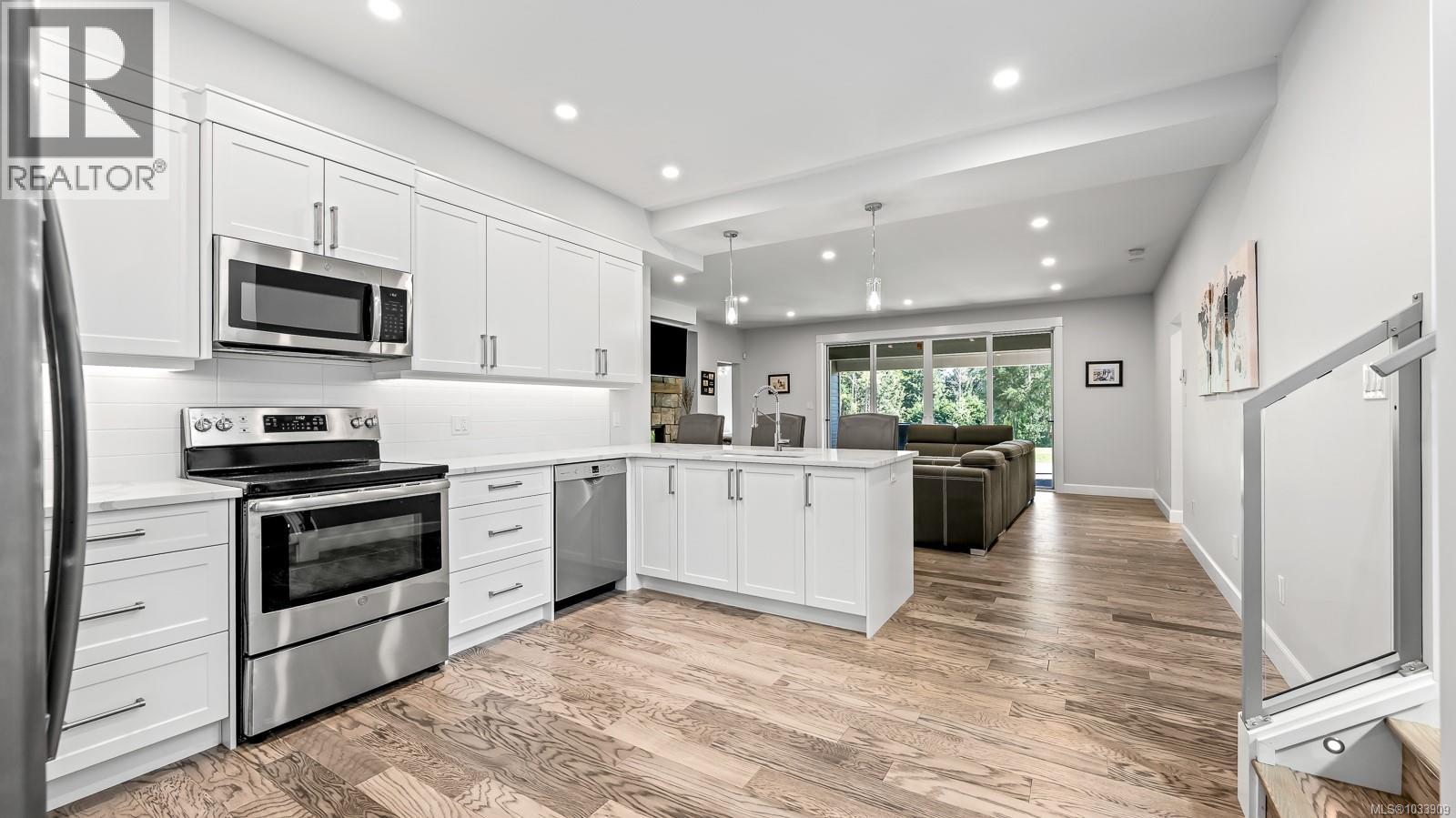 2294/2290 Waveland Rd, Courtenay, British Columbia  V9J 1X8 - Photo 39 - 1033909