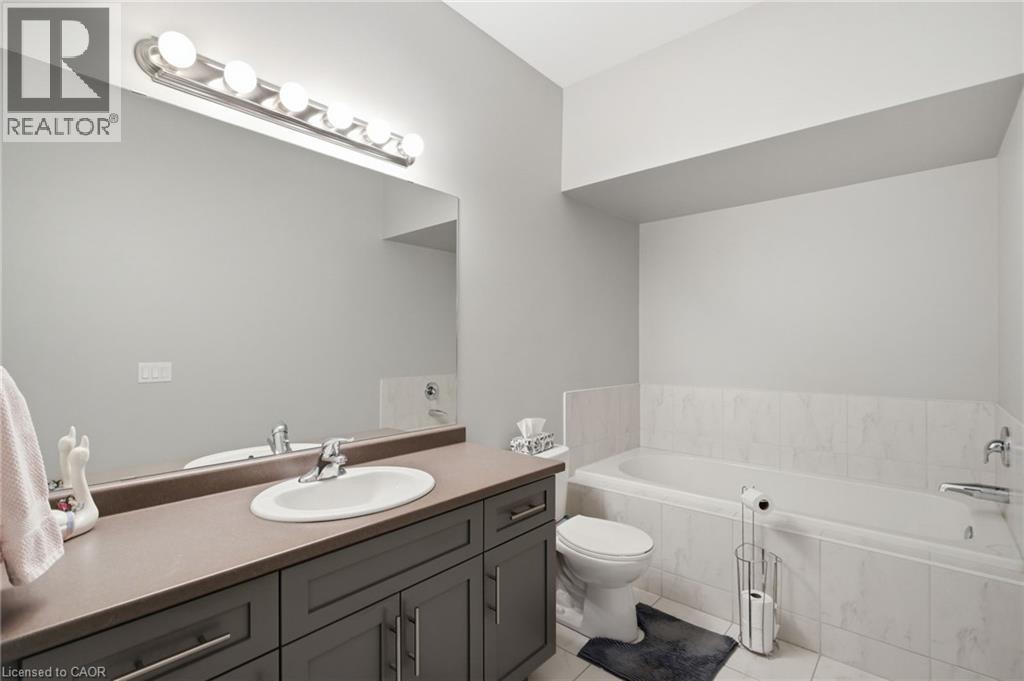 3 Ecker Lane, Binbrook, Ontario  L0R 1C0 - Photo 25 - 40825147