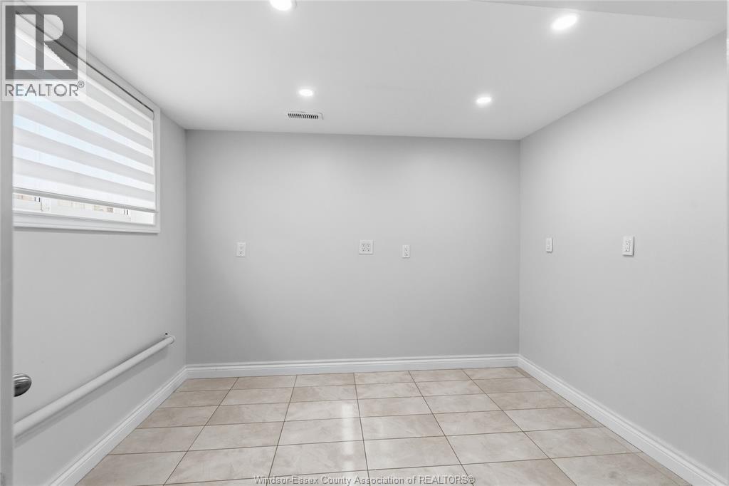 2989 Regis Avenue Unit# Lower, Windsor, Ontario  N8R 1V7 - Photo 9 - 26009492