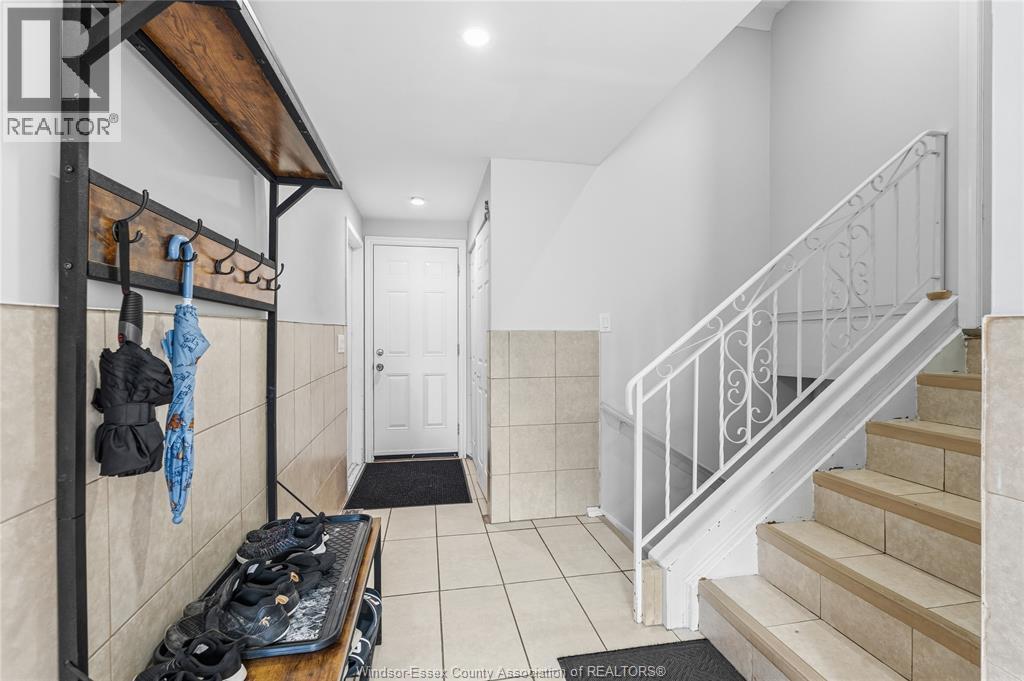 2989 Regis Avenue Unit# Lower, Windsor, Ontario  N8R 1V7 - Photo 4 - 26009492