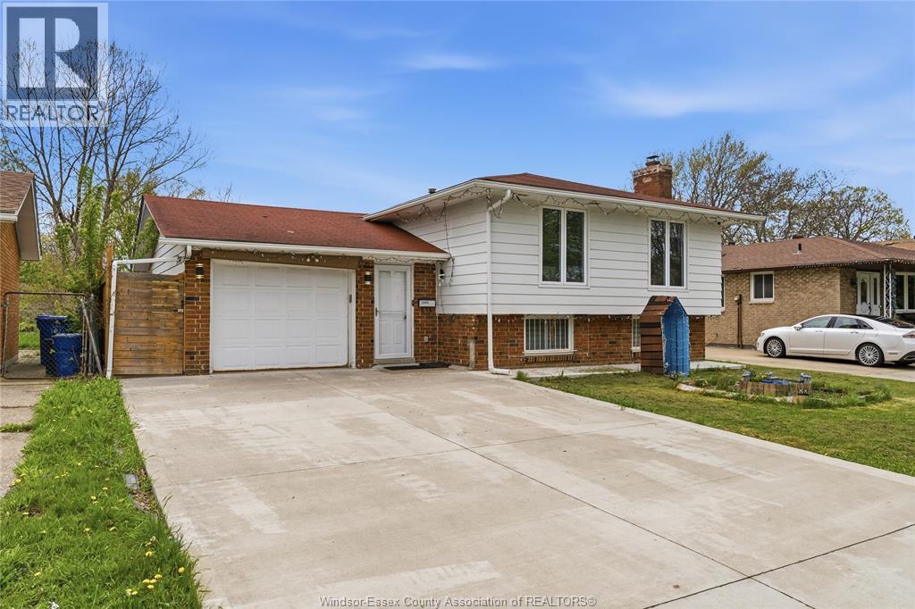 2989 Regis Avenue Unit# Lower, Windsor, Ontario  N8R 1V7 - Photo 2 - 26009492