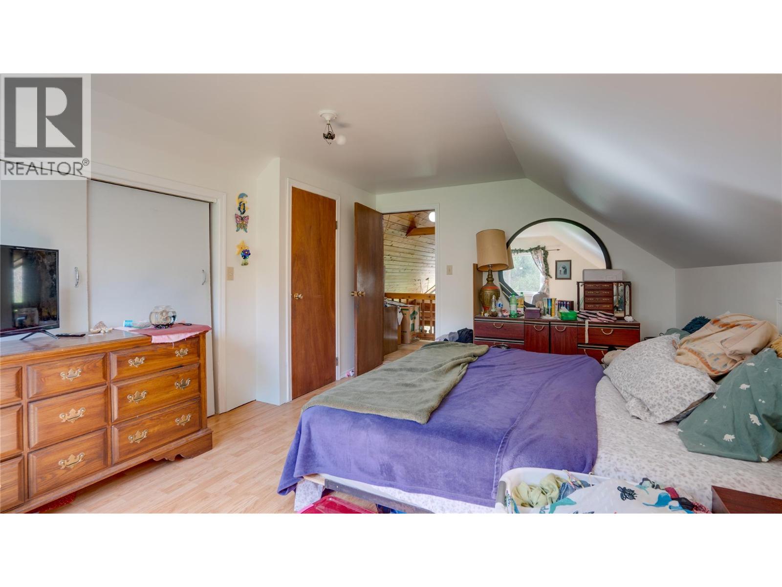 5677 Brentwood Road, Vernon, British Columbia  V1B 3K1 - Photo 13 - 10384654