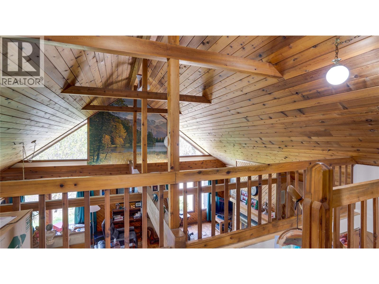 5677 Brentwood Road, Vernon, British Columbia  V1B 3K1 - Photo 11 - 10384654