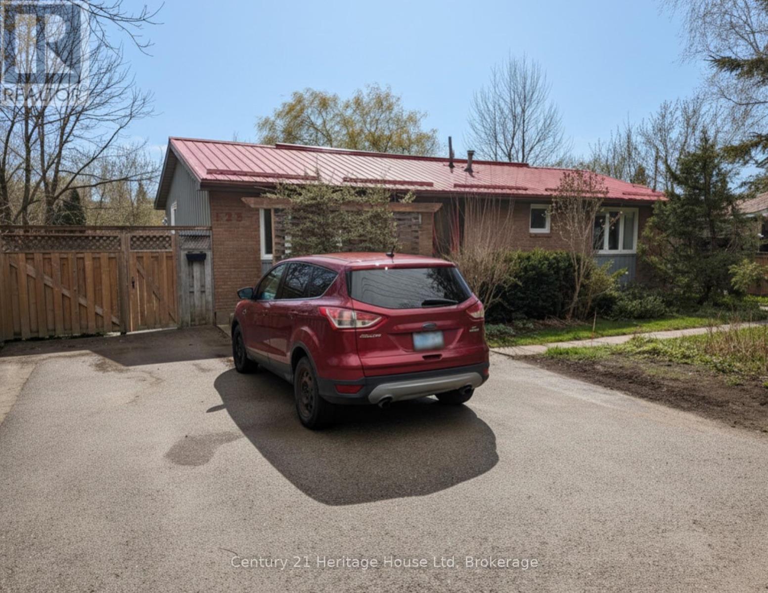Upper - 123 Mill Street E, Centre Wellington, Ontario  N0B 1S0 - Photo 2 - X13059268