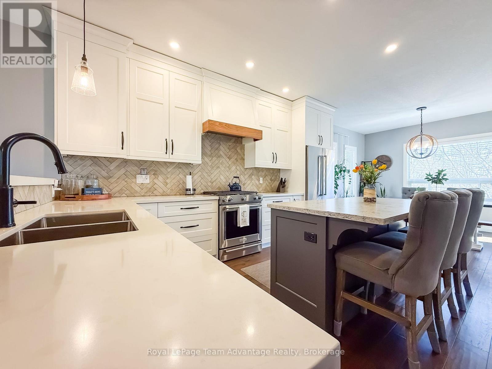 8 Avery Court, Parry Sound, Ontario  P2A 3C4 - Photo 7 - X13059446